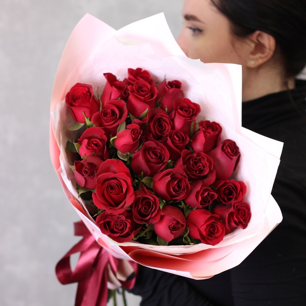 Букет из 25 красных роз